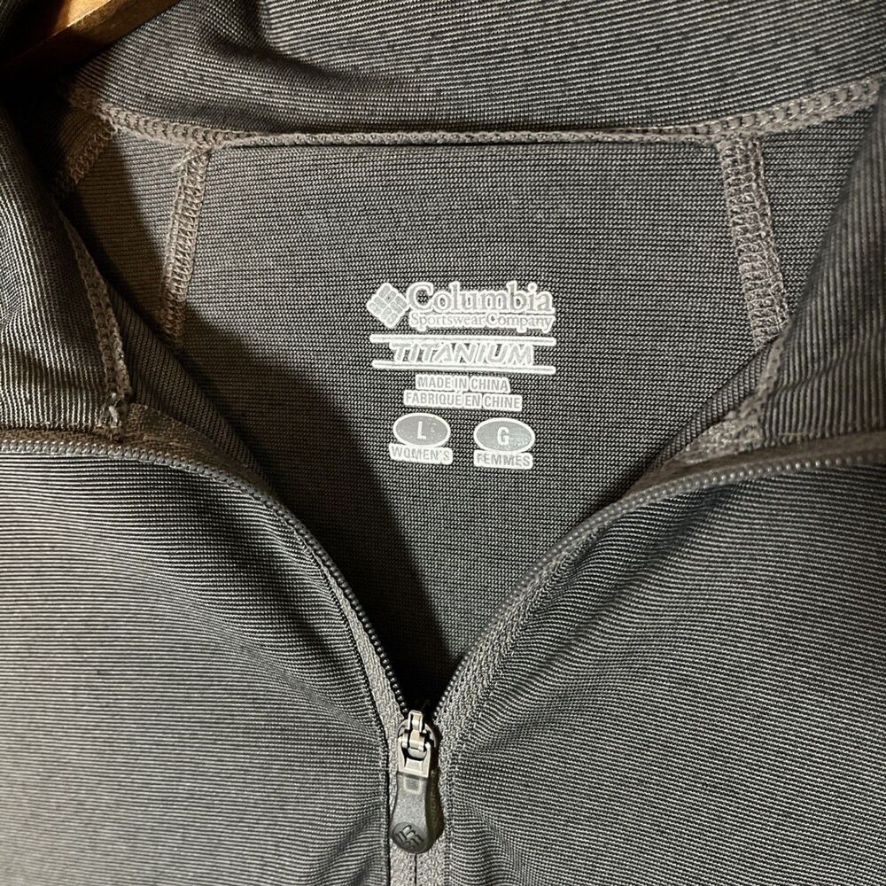 Columbia Titanium Women’s Gray 1/2 Zip Long Sleeve Pullover L - Picture 3 of 5